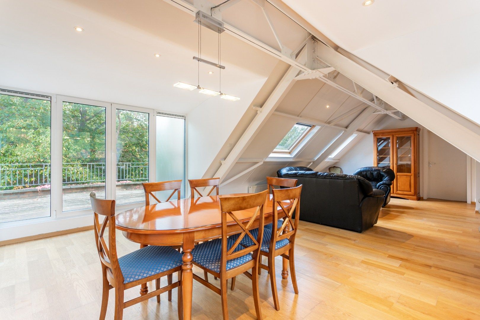 Uniek gelegen 1-slpk-appartement met garage in het Kluisbos foto 3