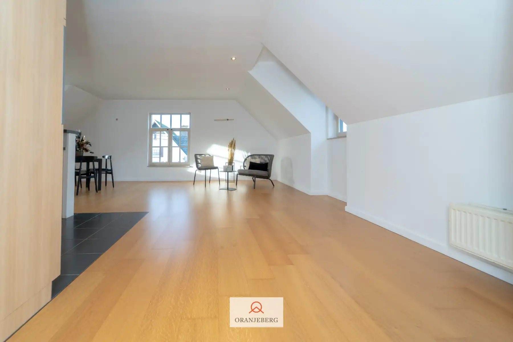 Zeer ruim 3 slaapkamer appartement (230 m²) foto 13