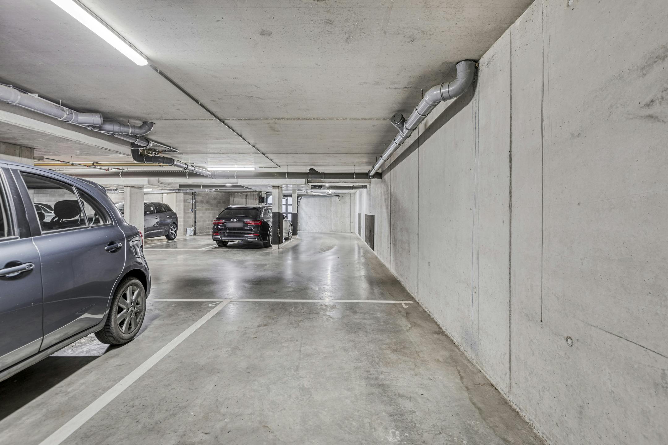 Lichtrijk & Luxueus gelijkvoersappartement in Genk foto 36