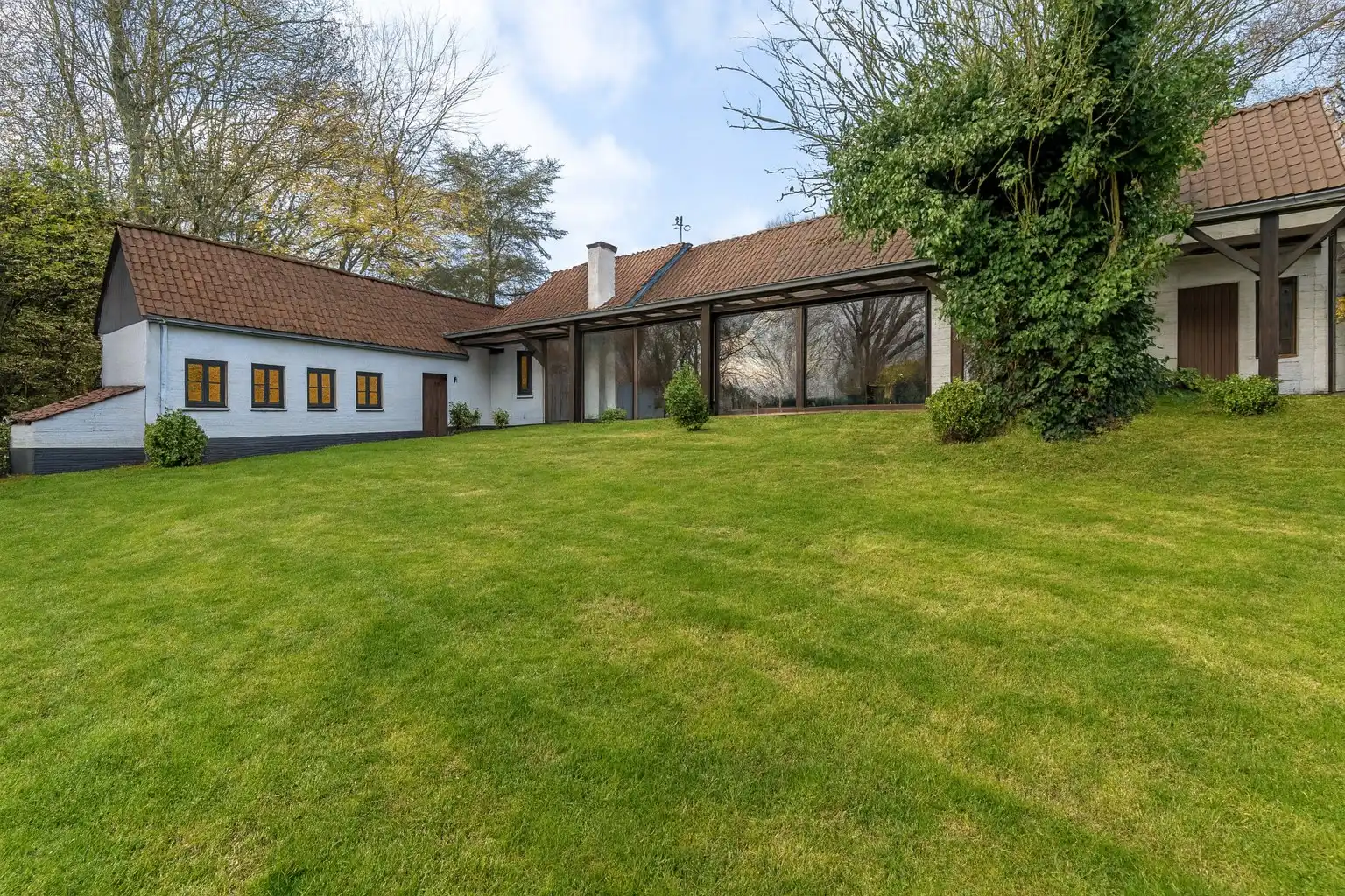 Te renoveren hoeve op sublieme ligging foto 5