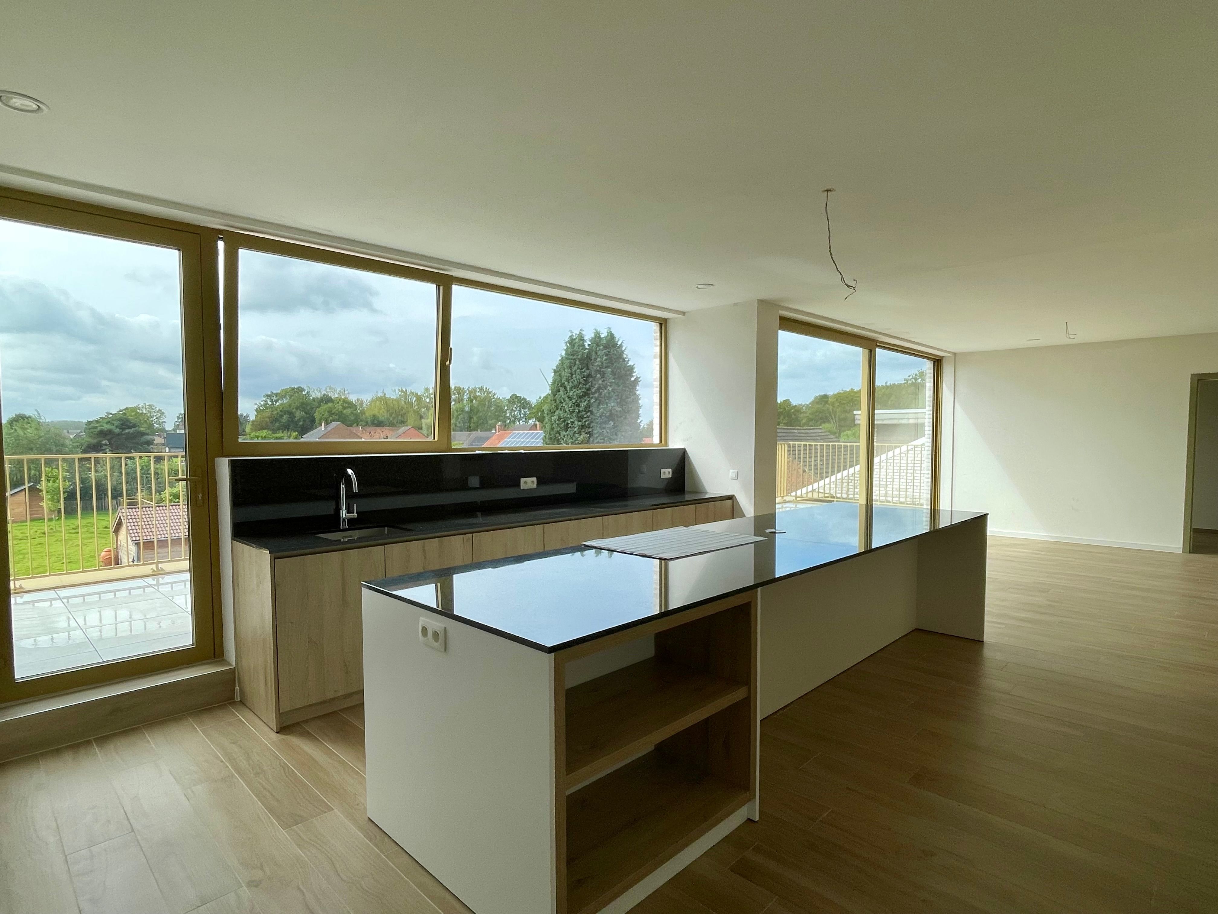 Penthouse van maar liefst 183m2 en groot terras! foto 4