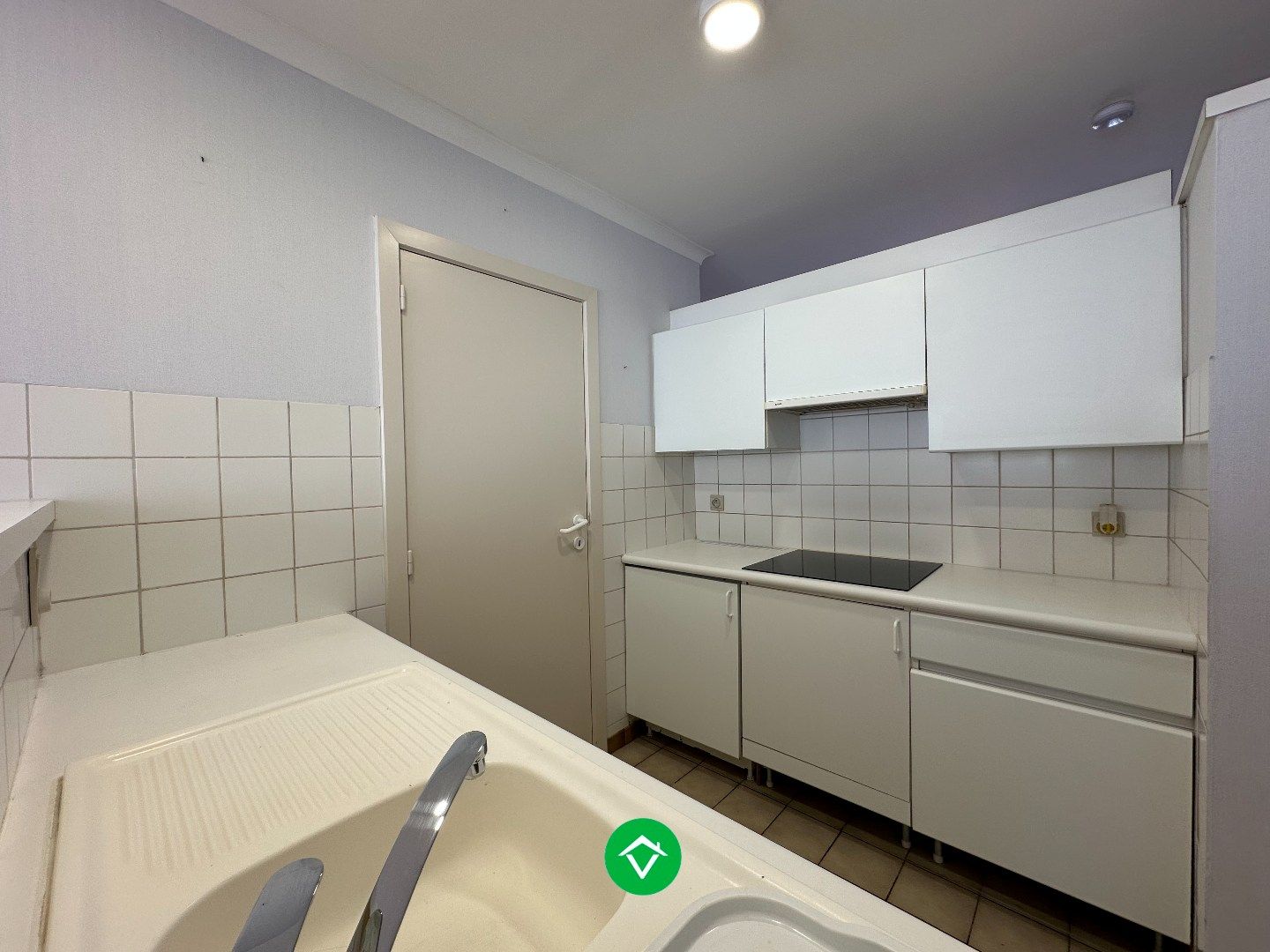 Gezellig 1-slaapkamer appartement met 2 terrassen in hartje Koekelare foto 8