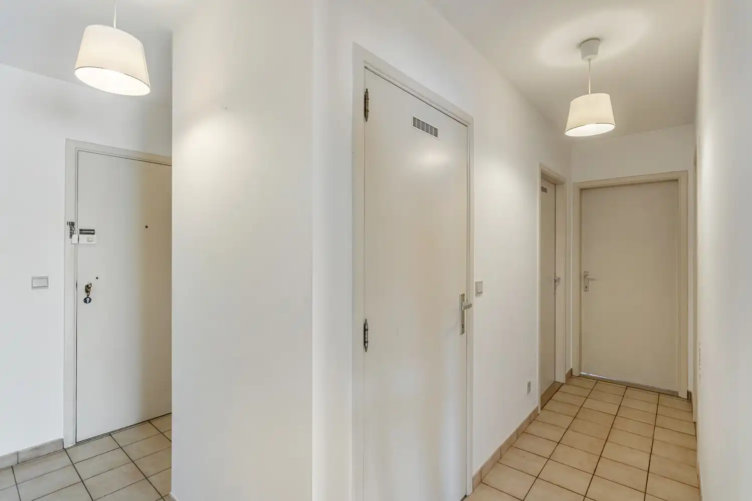 Appartement met 2 slaapkamers en ruime garage in het stadscentrum van Sint-Truiden foto 9