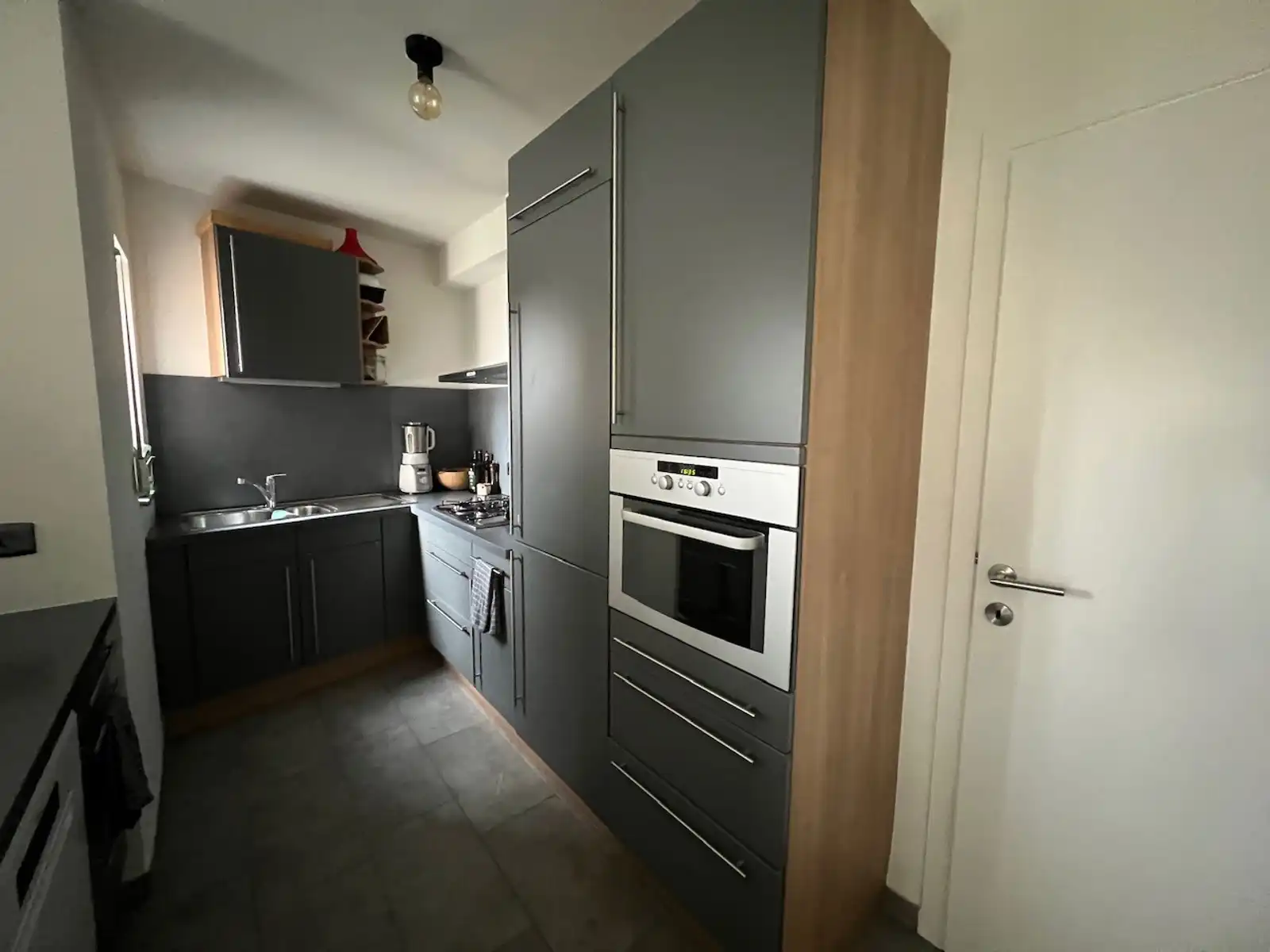 GLV app met 2 slpk, terras, tuin, parking en garagebox foto 4