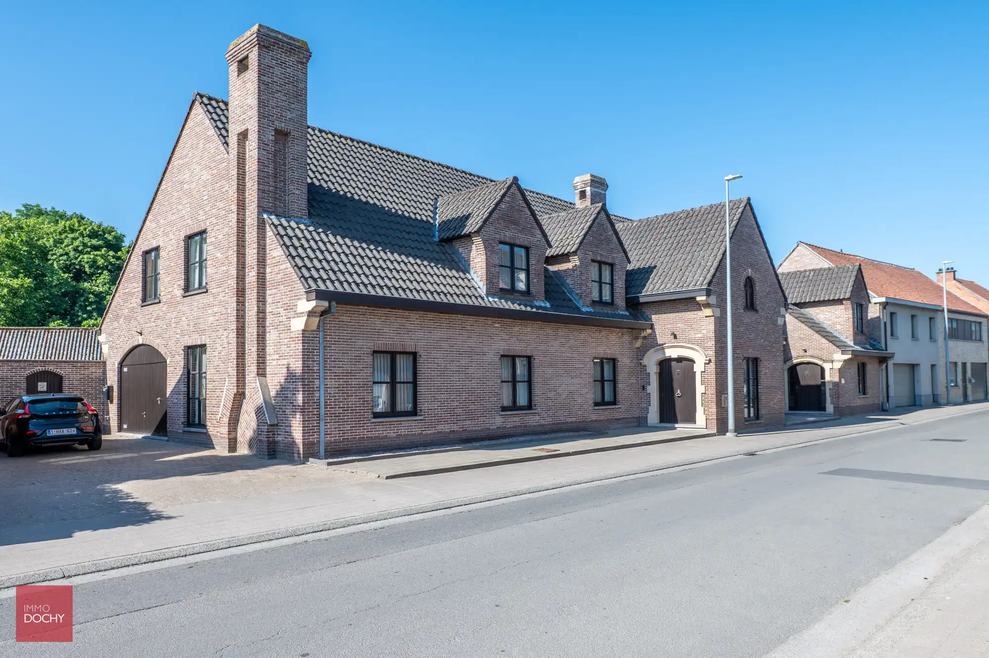 Zeer ruime en verzorgde praktijkwoning of cohousing foto {{pictureIndex}}