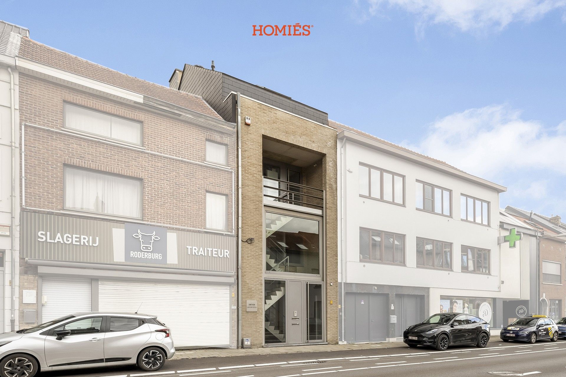 Opbrengsteigendom: Ruim kantoor + duplexappartement foto {{pictureIndex}}