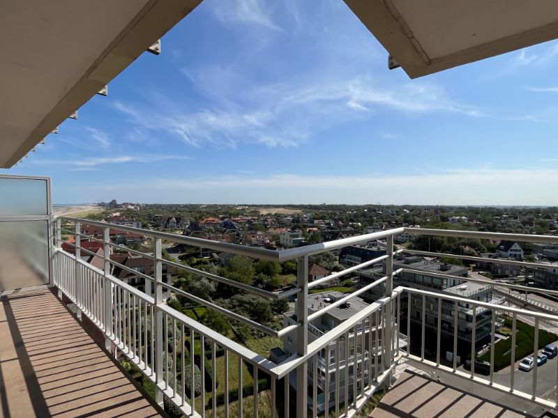 Appartement met frontaal zeezicht en een zonnig terras foto 19