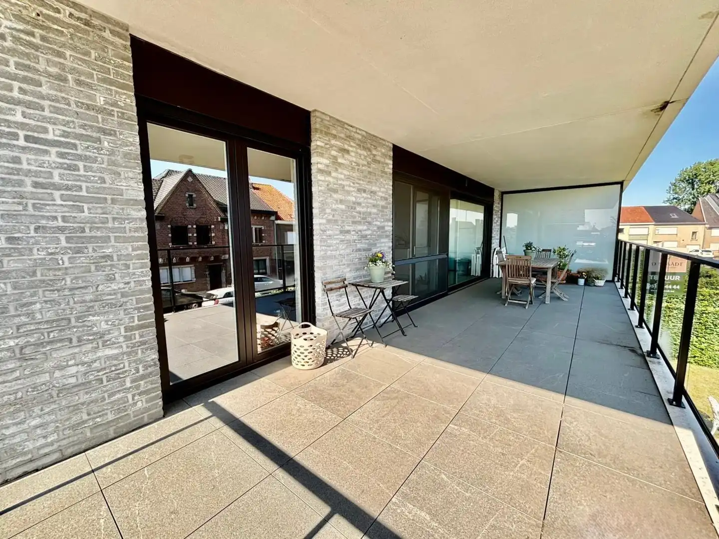 Ruim en lichtrijk appartement met groot zonneterras en garage foto 9