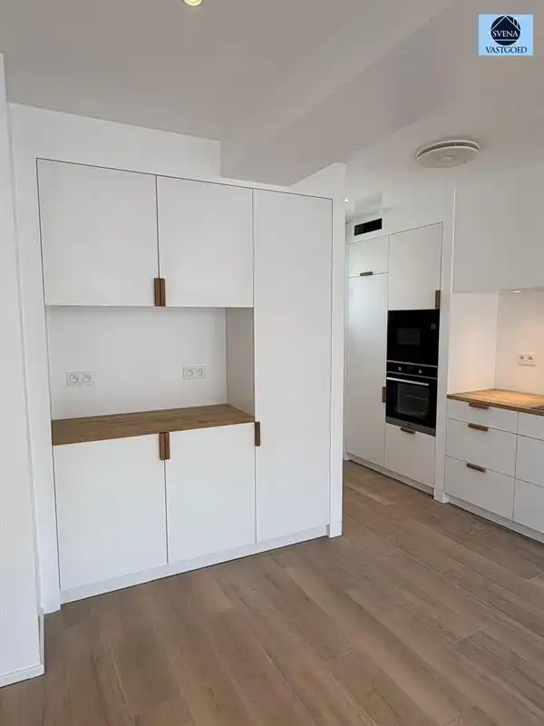 GERENOVEERD APPARTEMENT MET 2 SLAAPKAMERS foto 3