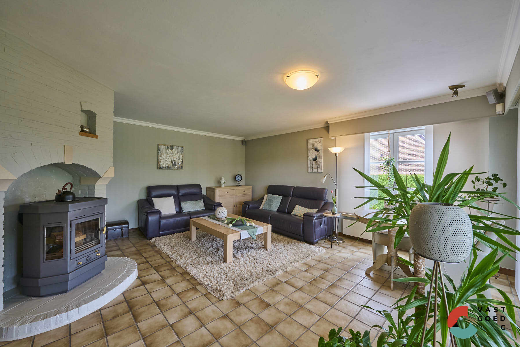 Ruime gezinswoning omringd door groen op een perceel met vrij uitzicht foto 7