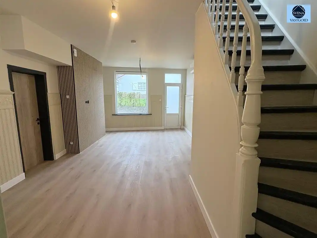 PRACHTIGE, ZEER RUIME WONING MET 5 SLAAPKAMERS foto 7