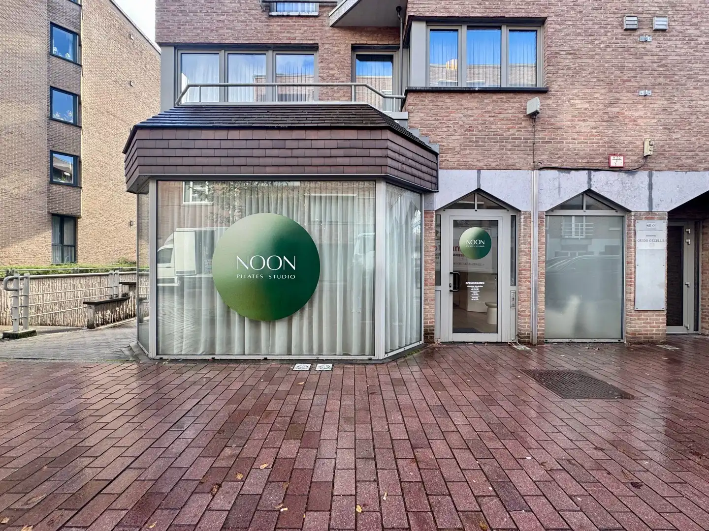 Gelijkvloers handelspand te huur in Genk centrum foto {{pictureIndex}}