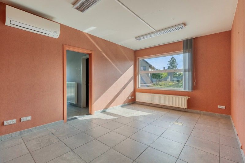 Polyvalente kantoorruimte met 3 slaapkamer appartement TE KOOP in Tielt! foto 9