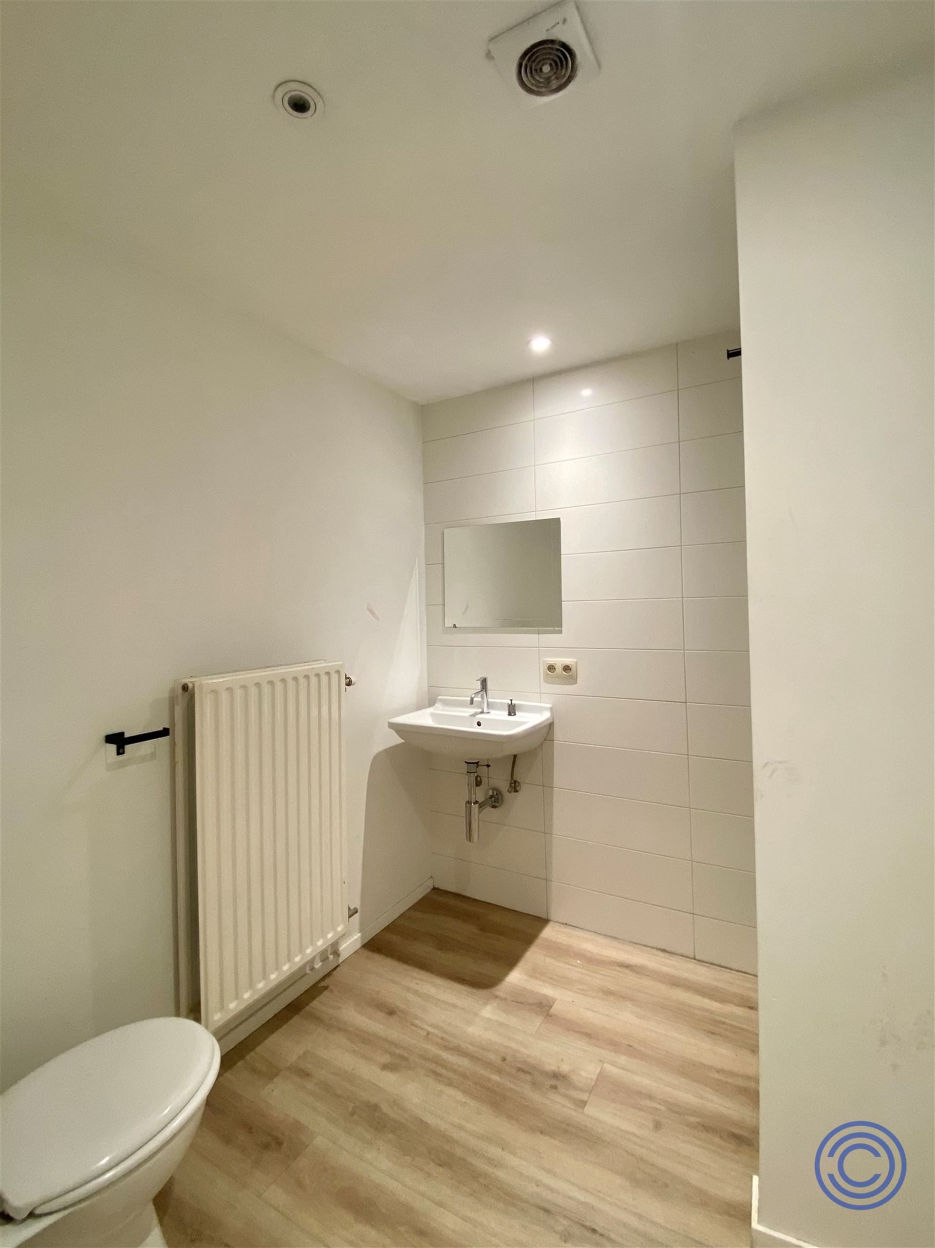 Ruim triplex appartement met 2-slpk in Sint-Andries! foto 10
