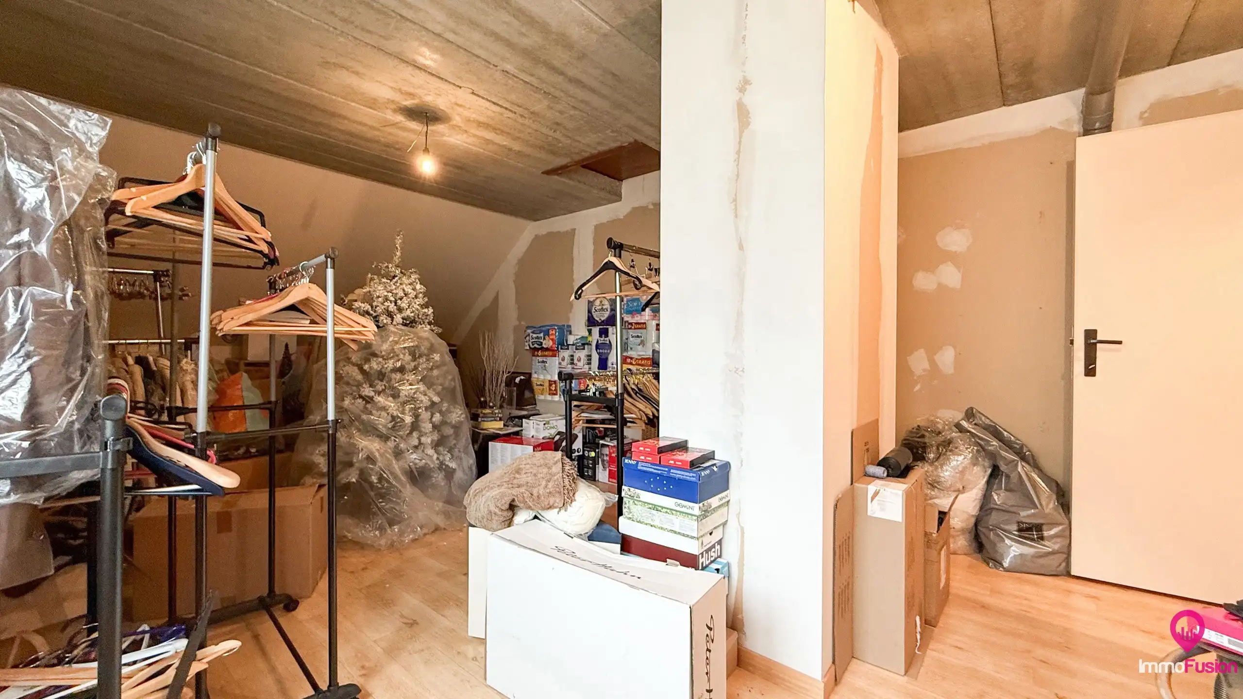 Hoog afgewerkte woning met 4 slpkms en kelder op 6are ! foto 47