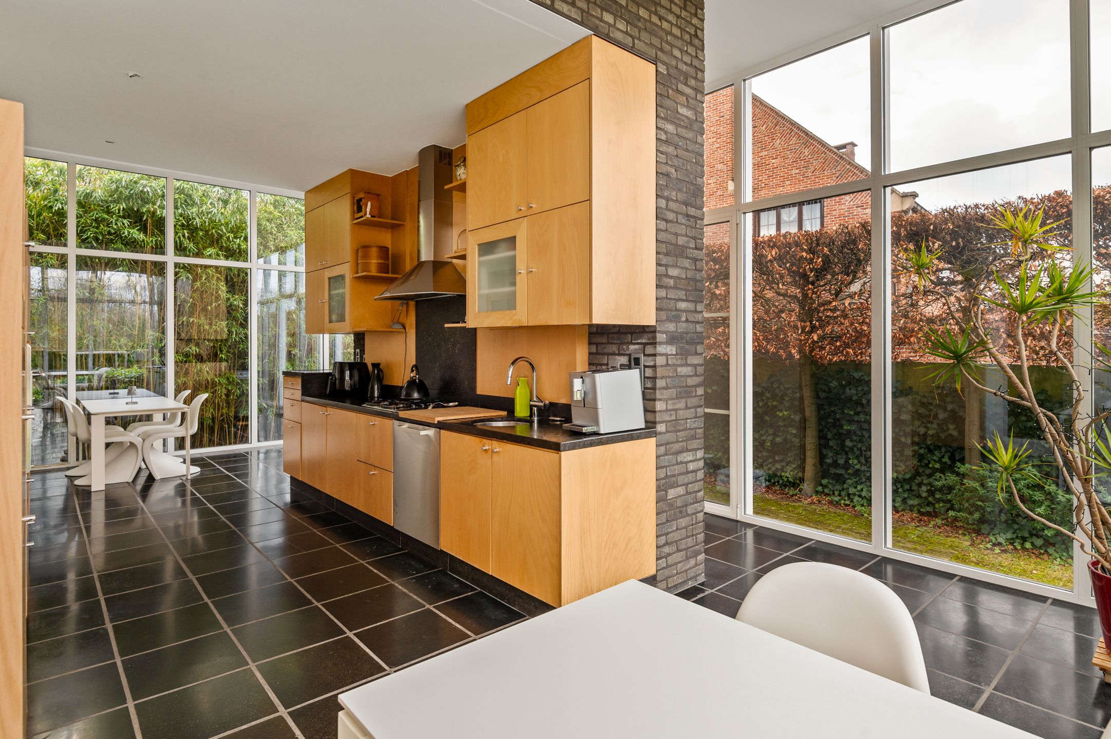 Bijzondere instapklare woning op een prachtig perceel. foto 16
