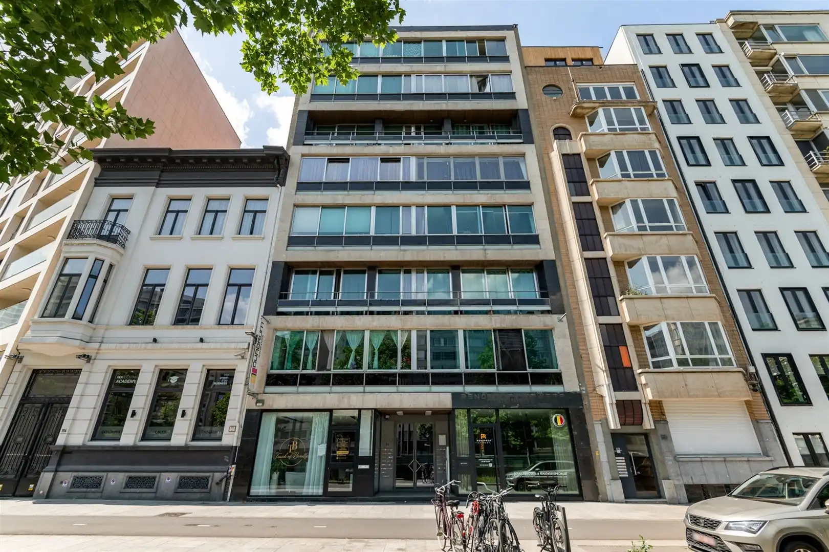 Luxueuze winkelruimte of kantoor vlakbij Rooseveltplaats, Centraal Station en Antwerpse Meir. foto 2