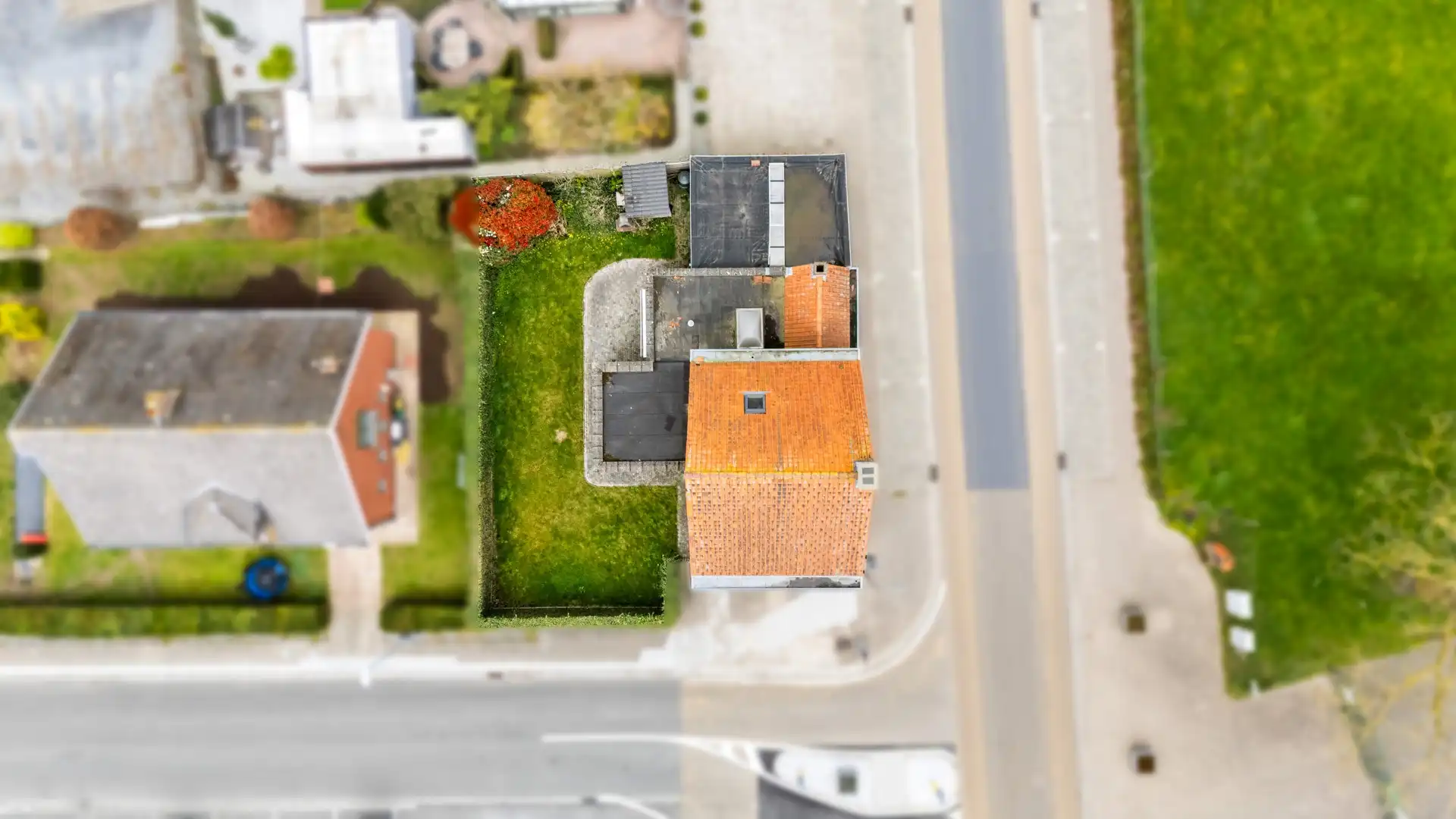 Ruime vrijstaande gezinswoning met tuin en garage foto 16
