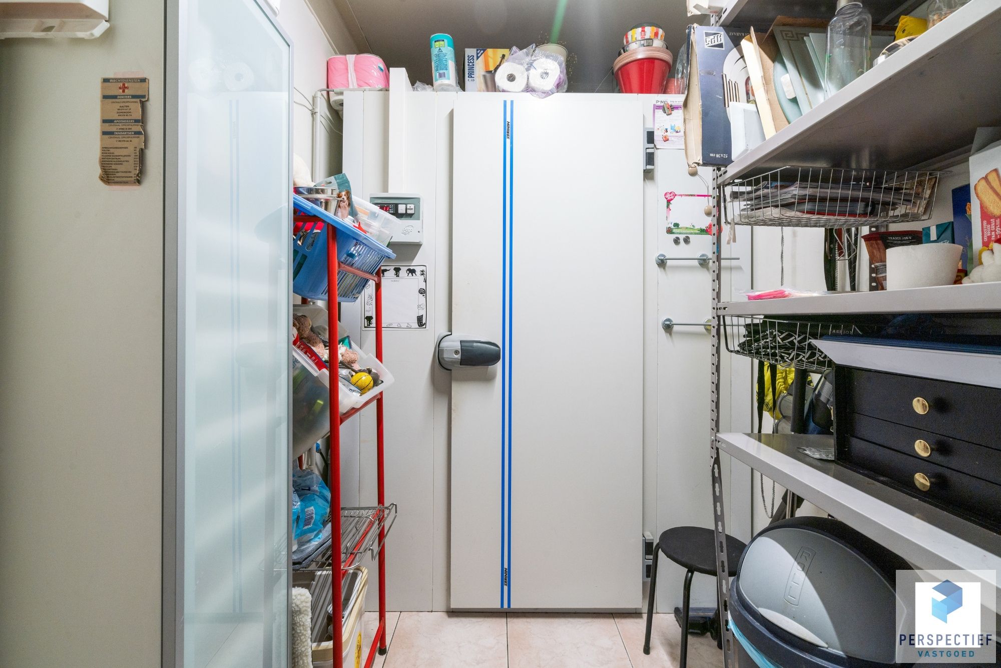 Handelspand met Winkelruimte, Magazijn en Woonst op 1.682 m² foto 36