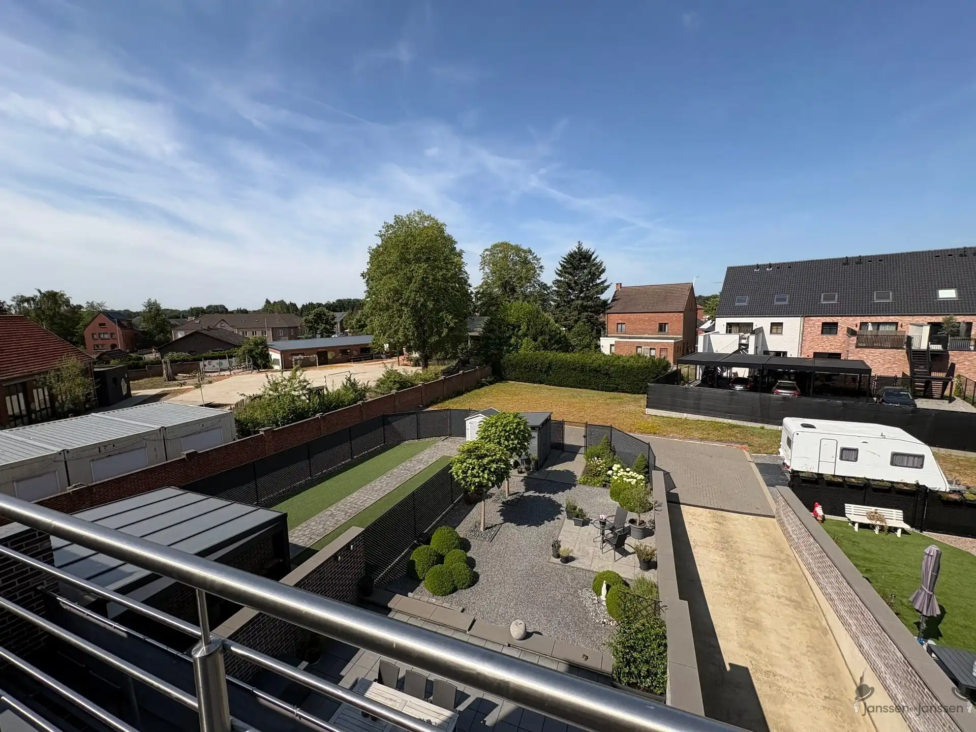 Ruim duplex appartement met terras en ondergrondse staanplaats te huur in Leopoldsburg  foto 23