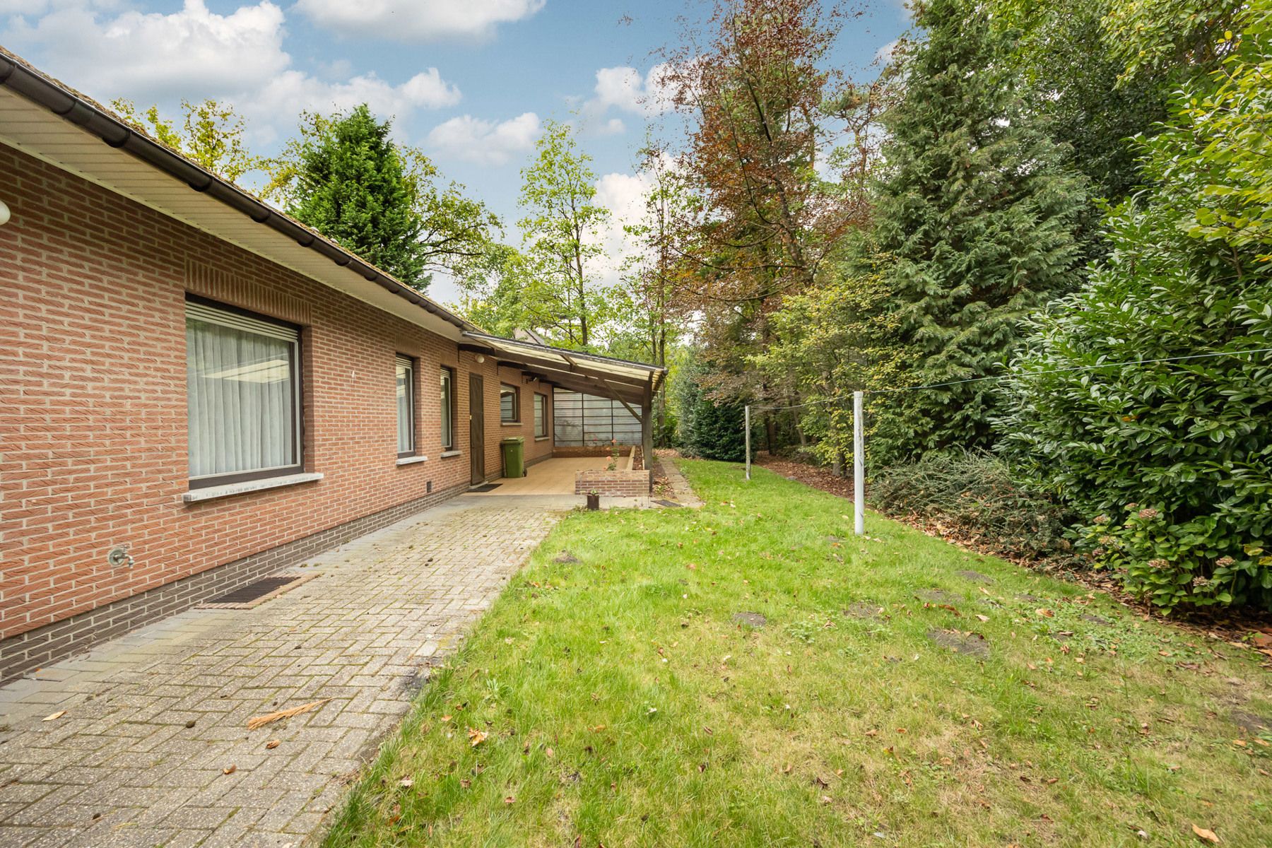 Laagbouwvilla op residentieel perceel van ca. 1.783 m². foto 17