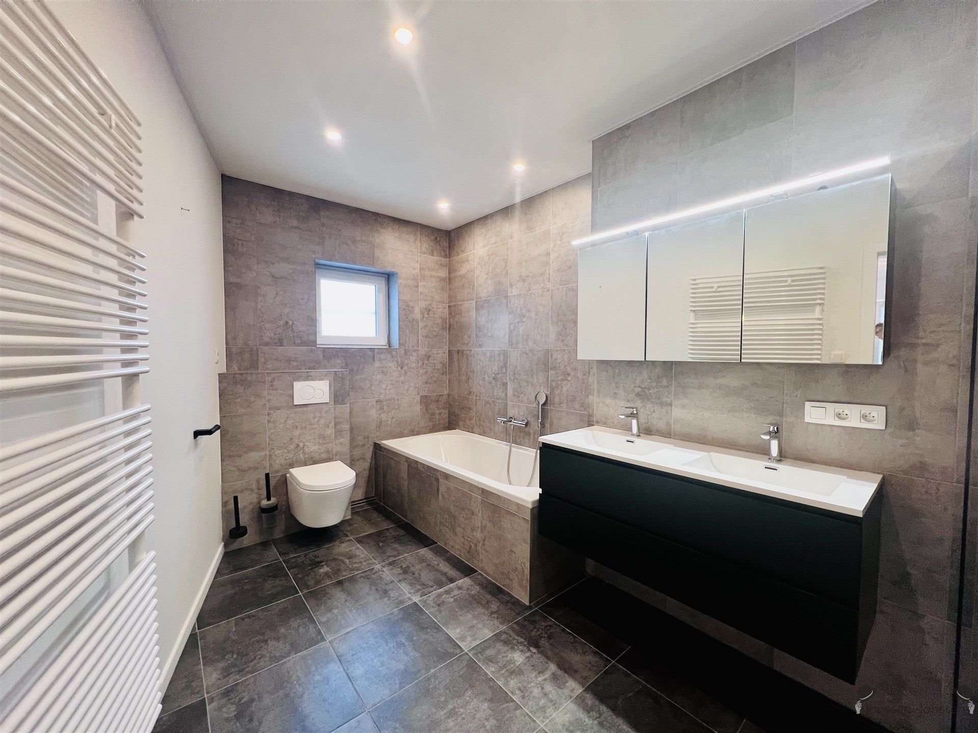 Rustig gelegen instapklare halfopen bebouwing foto 7