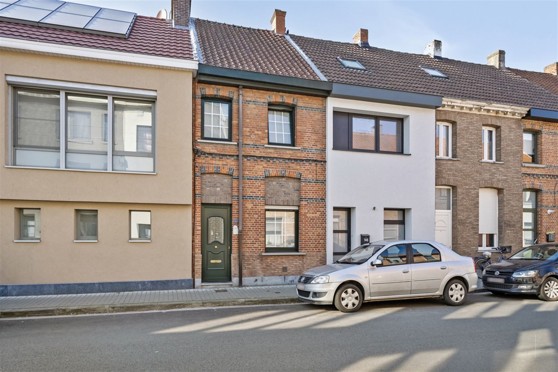 Starterswoning of ideale investeringseigendom met garage foto 3