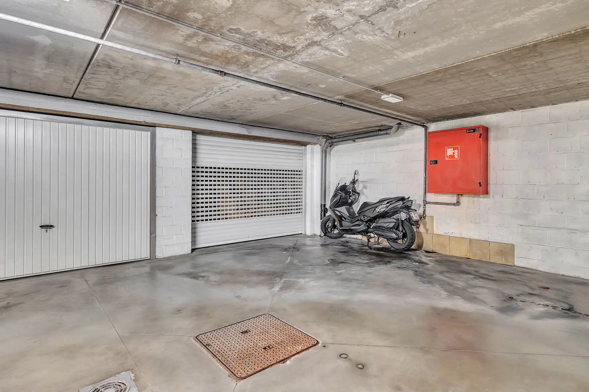 Instapklaar commercieel gelijkvloers op strategische locatie foto 28