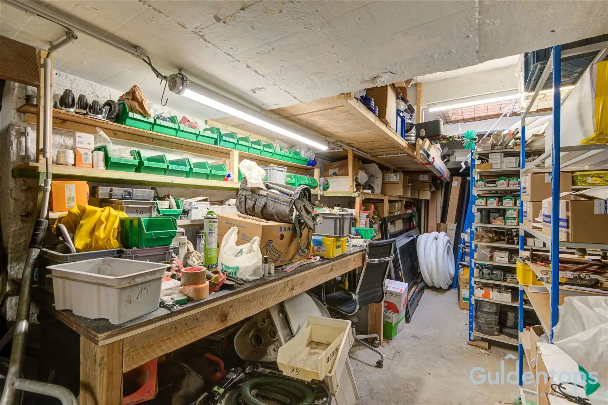 Knap gebouw bestaande uit 2 appartementen én magazijn foto 29