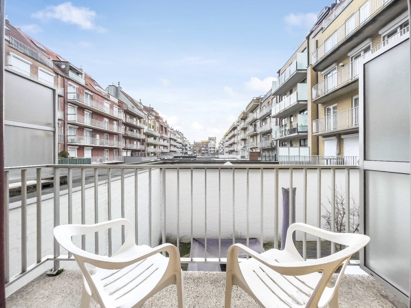 Verzorgd 1 slaapkamer appartement met zuidgericht terras, zeer centraal gelegen vlakbij de zeedijk en de Lippenslaan. foto 10