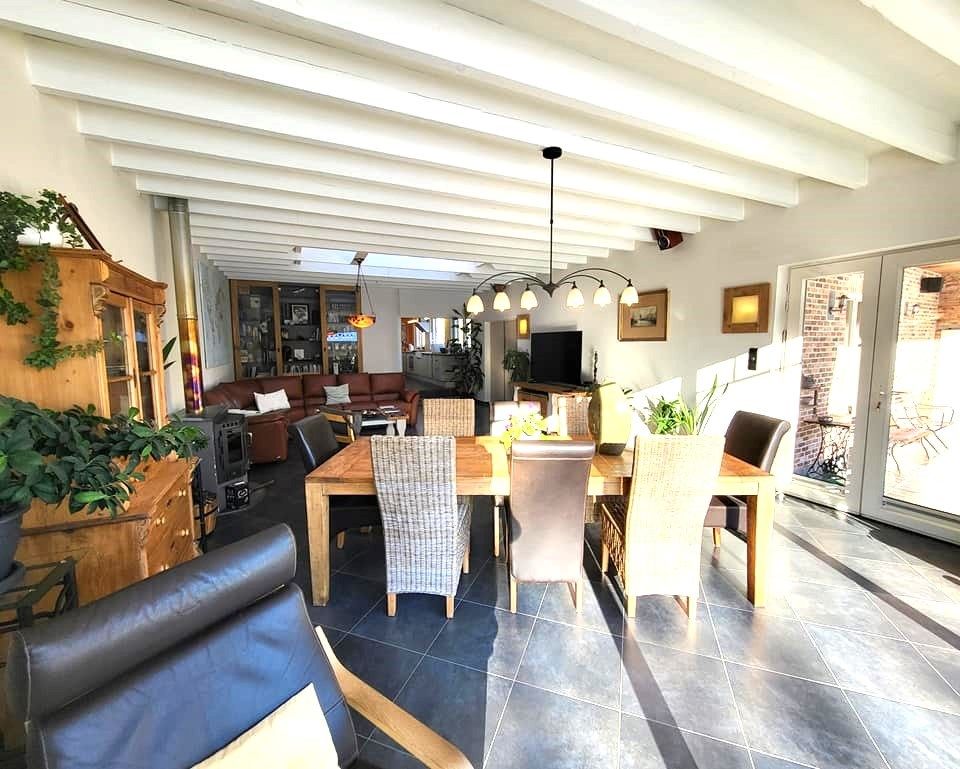 Never judge a book by it's cover... foto 6