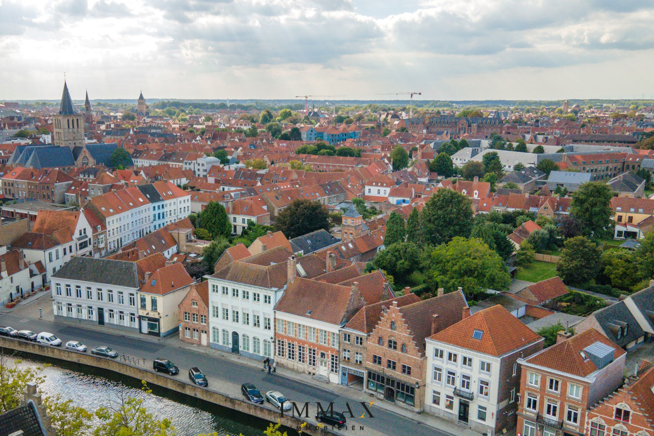 Prachtig gerenoveerd en bemeubeld appartement  foto 3