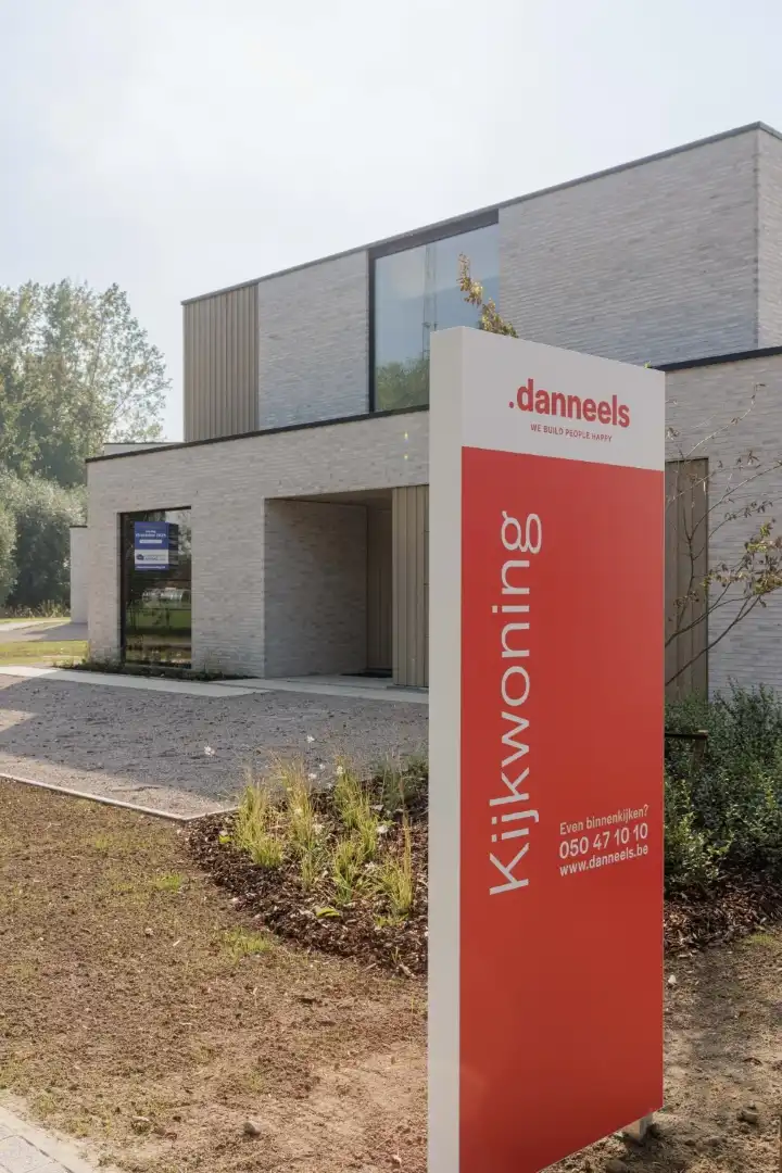 Ruime nieuwbouwvilla met royale tuin in Kruibeke foto 2