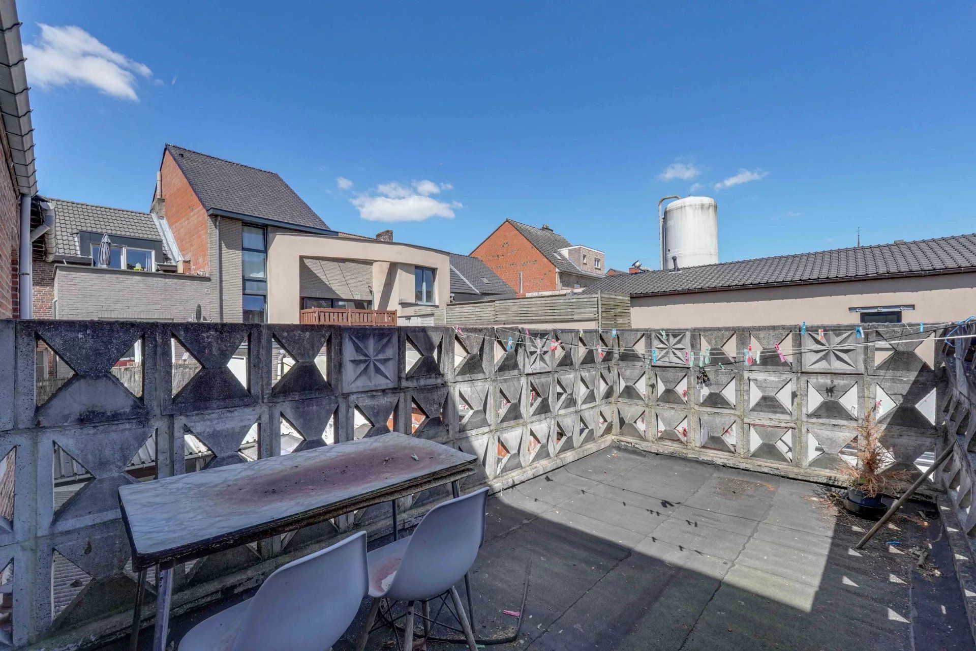 Ruime rijwoning op wandelafstand van centrum foto 15