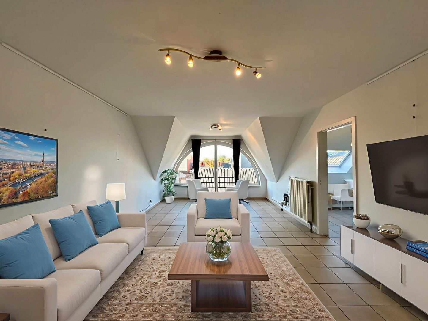 Instapklaar 2-slaapkamerappartement te centrum Tielt! foto 2