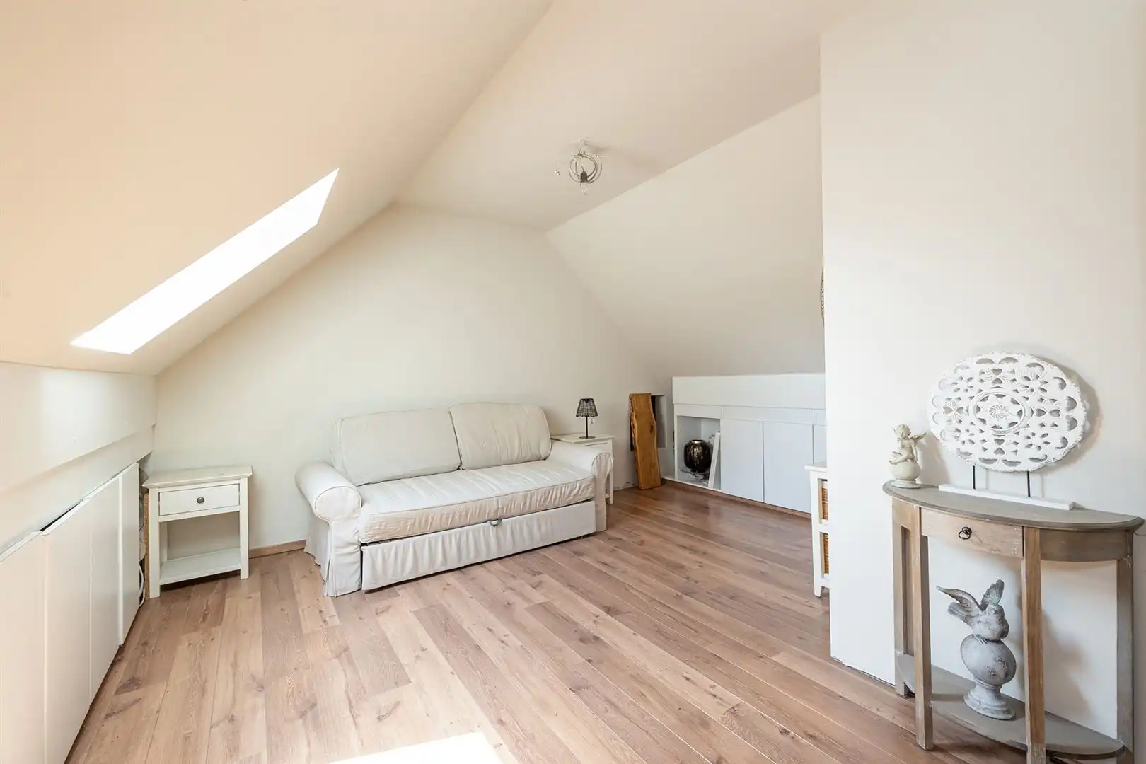 Stijlvol gerenoveerd wonen met prachtige zwemvijver foto 19
