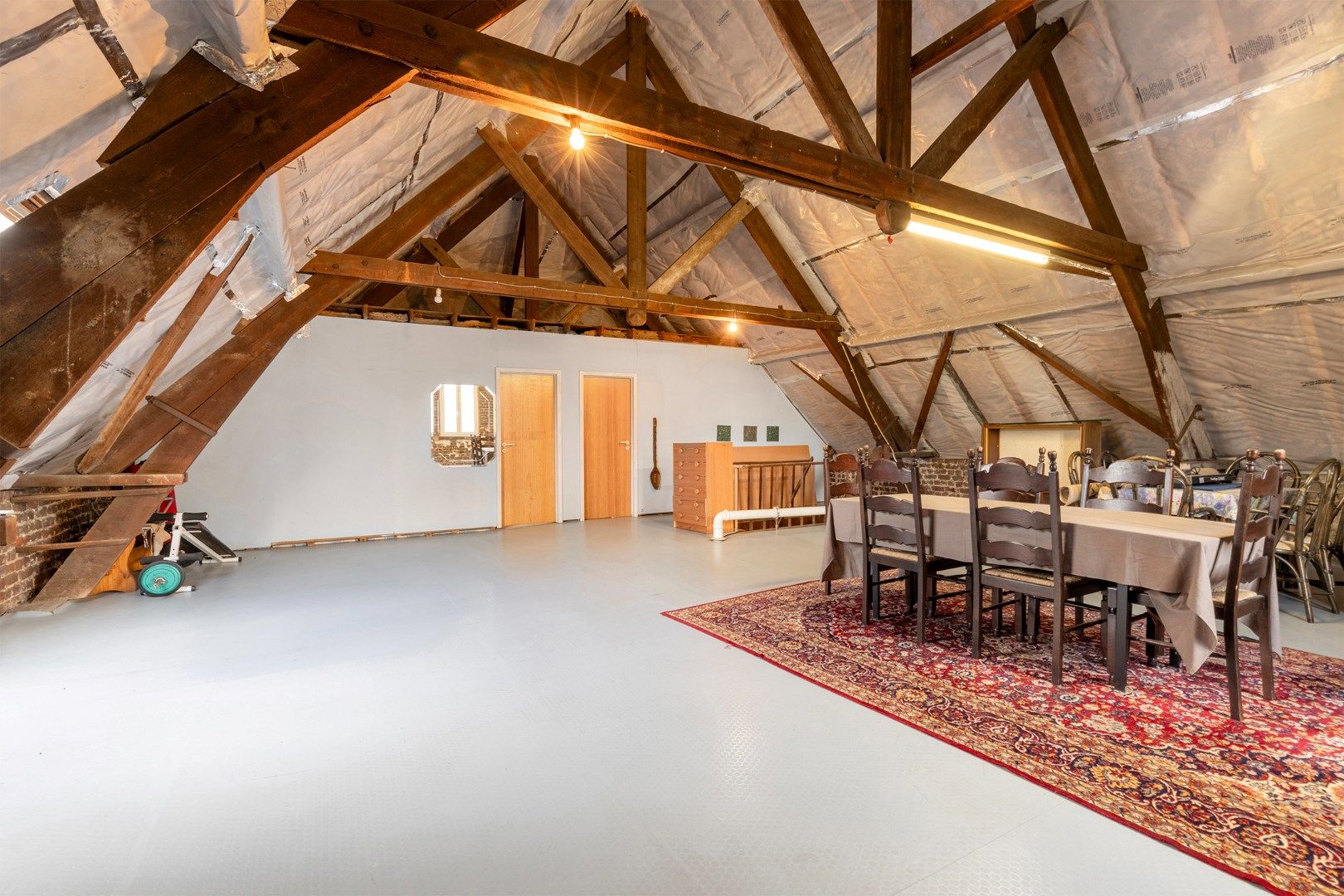 Grote eigendom met 5 kamers, garage en grote tuin! foto 13