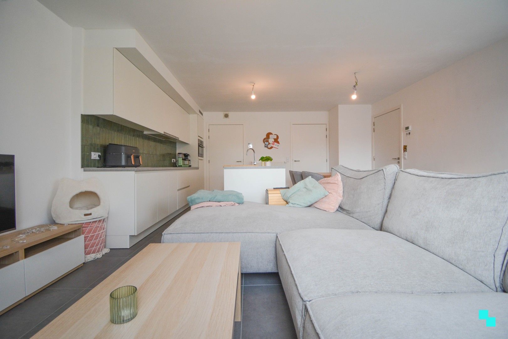 Aantrekkelijk appartement pal in het centrum van Hooglede foto 9