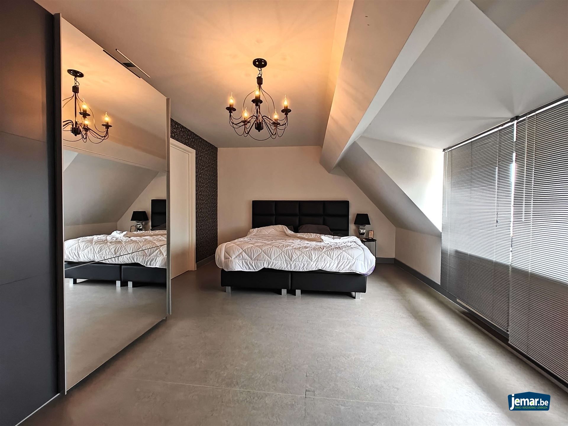 AANDELENOVERDRACHT: Handelspand met appartement foto 25