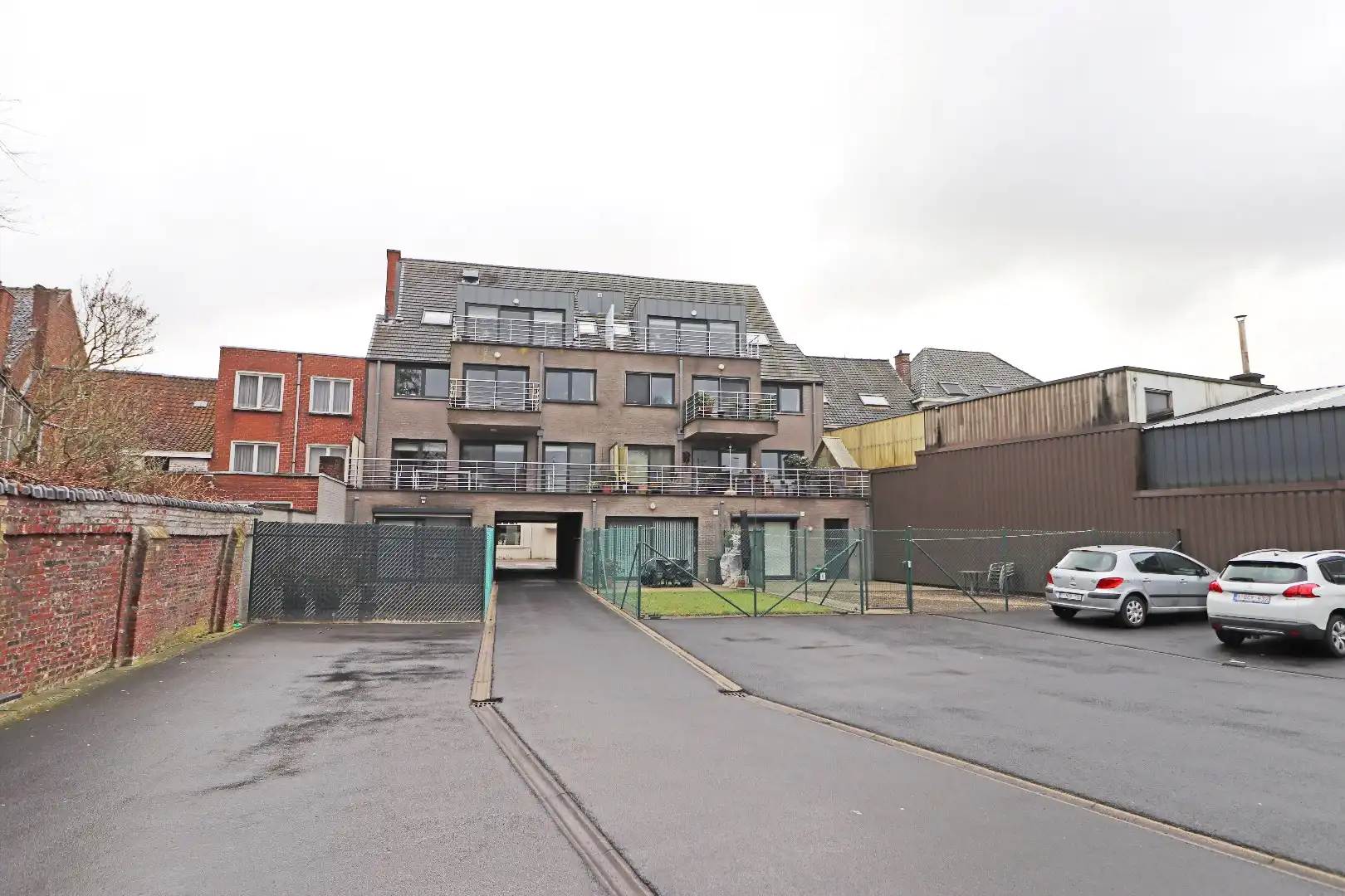 Gelijkvloers appartement met garage foto 11