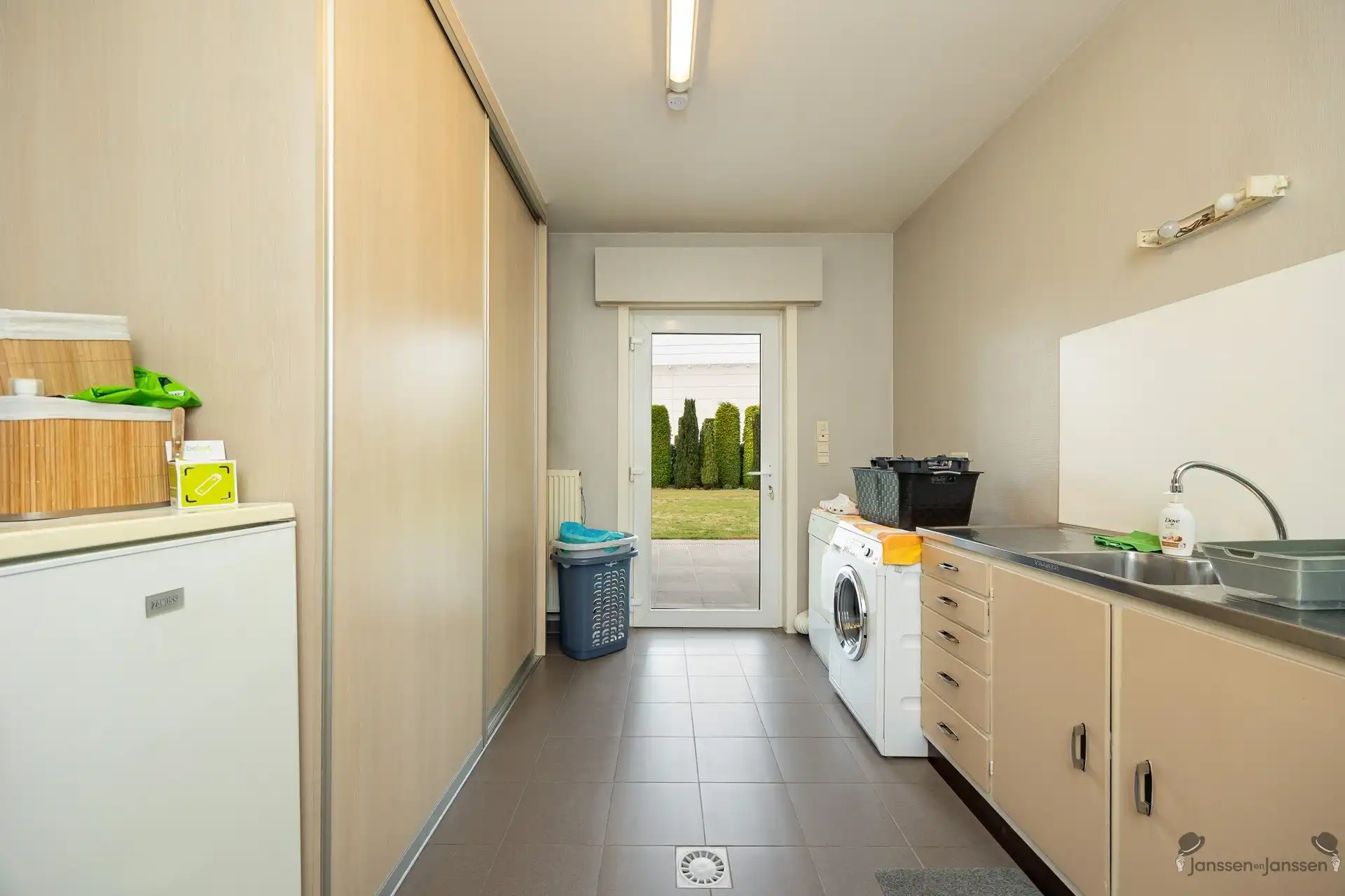 Rustig gelegen bungalow op 1600m² terrein  foto 10