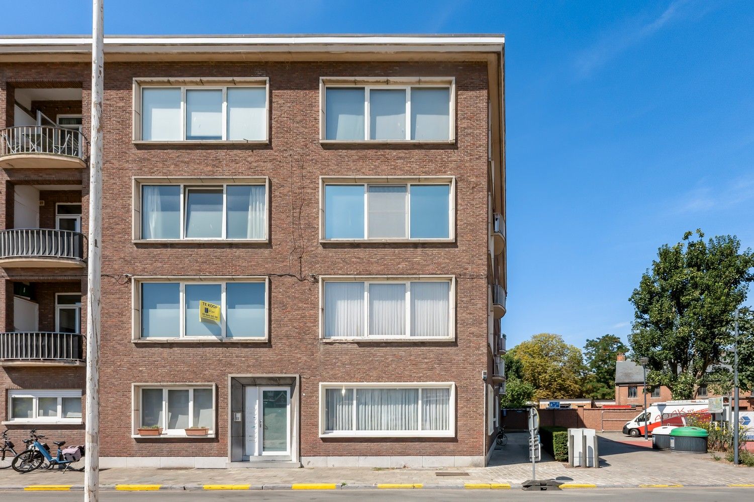 Gerenoveerd gelijkvloersappartement met twee slaapkamers. foto 19
