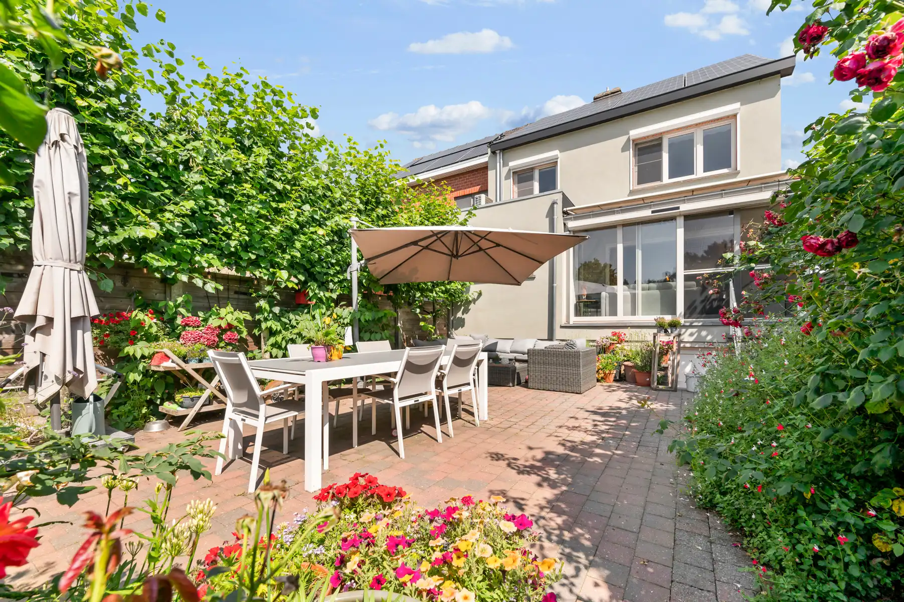 Instapklare woning met 4 slaapkamers op toplocatie foto {{pictureIndex}}