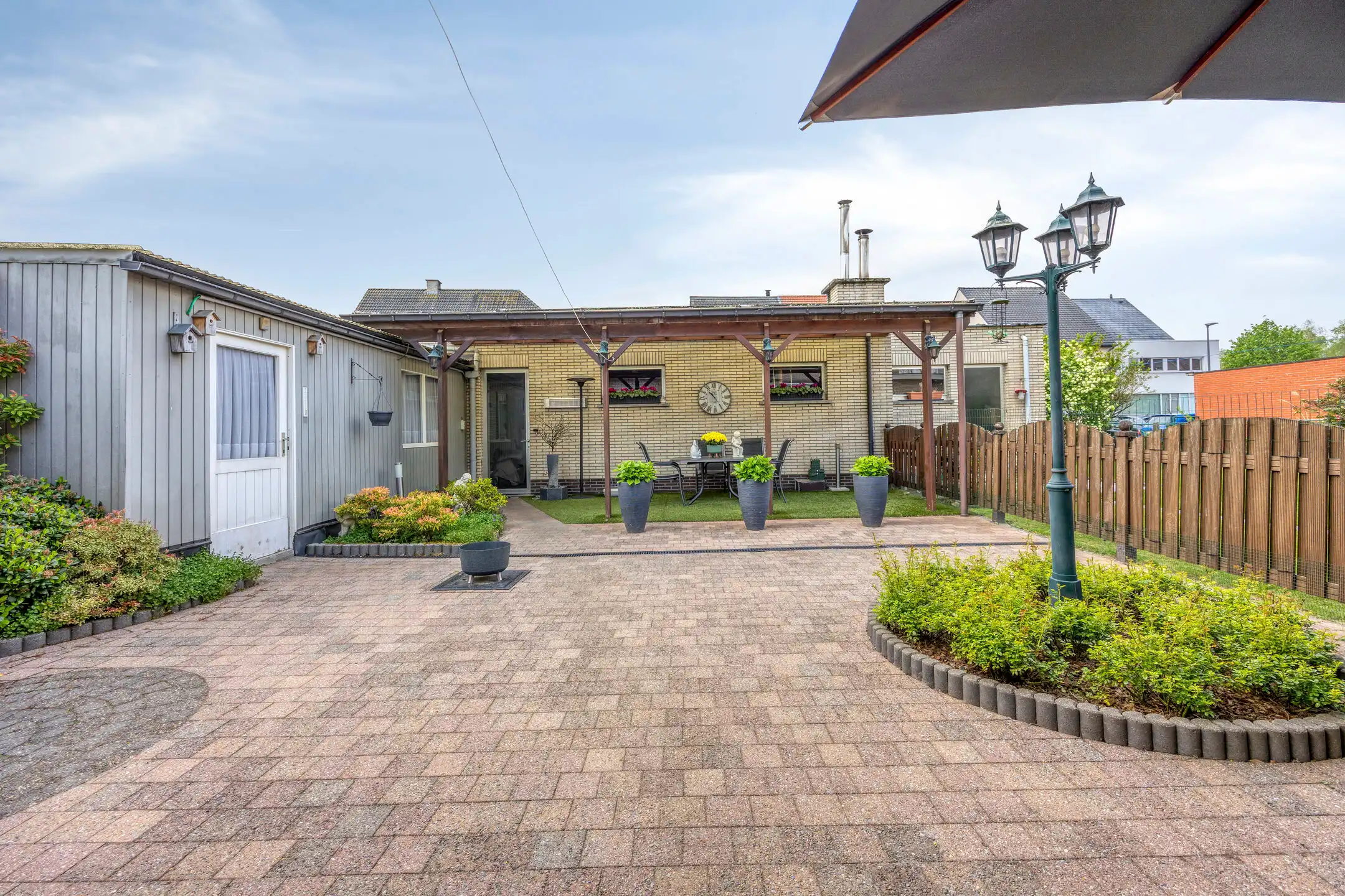 Ideale gezinswoning met 3 slaapkamers en dubbele garage foto 28