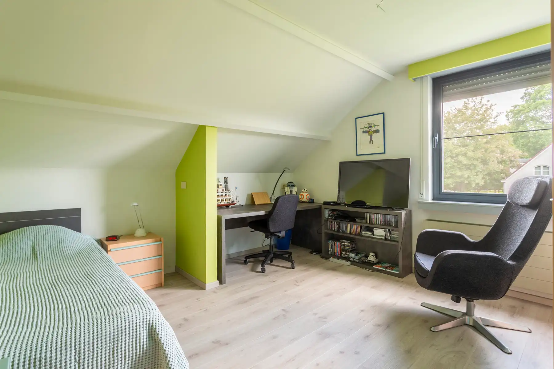 Ruime gezinswoning met zonnige tuin op toplocatie! foto 18