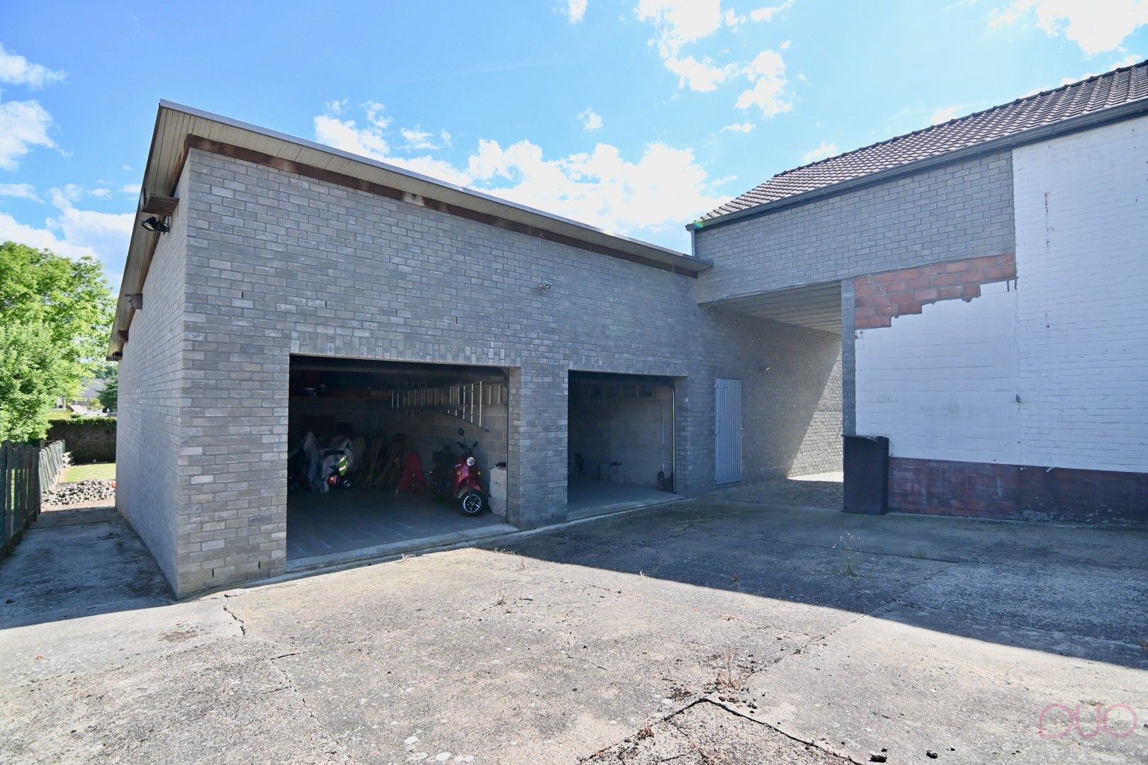 Ruime woning met 3 slaapkamers met uitbreidingsmogelijkheden. Achterliggend 3 garages en loods in Sint-Truiden foto 27