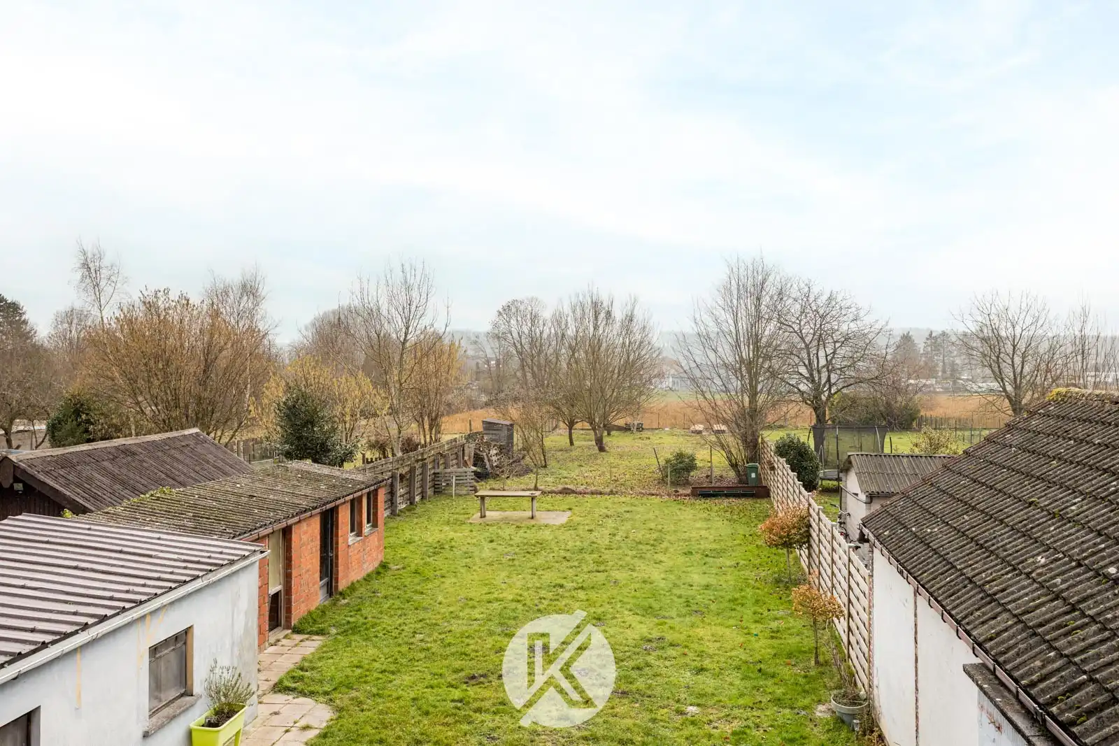 Centraal gelegen woning op een perceel van 10 are foto 25