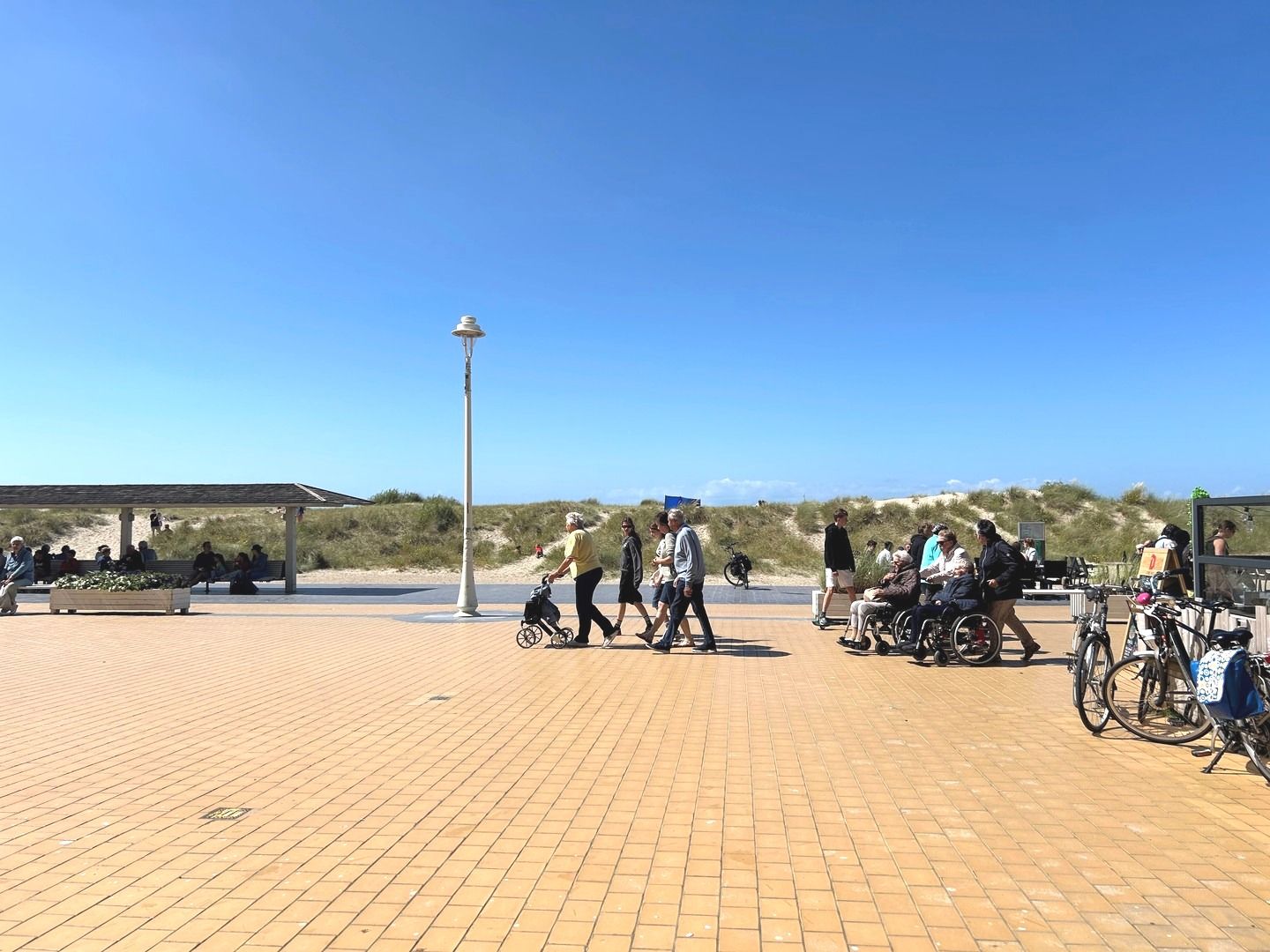 Gelijkvloers appartement centraal op de zeedijk van Nieuwpoort-bad foto 10