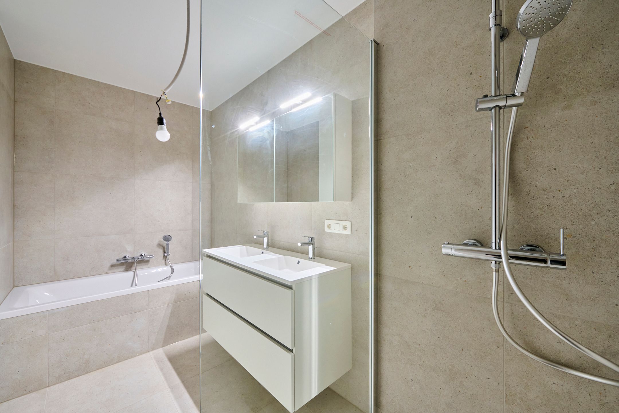 Gerenoveerd glv appartement (125m²) + zuidgerichte tuin foto 6