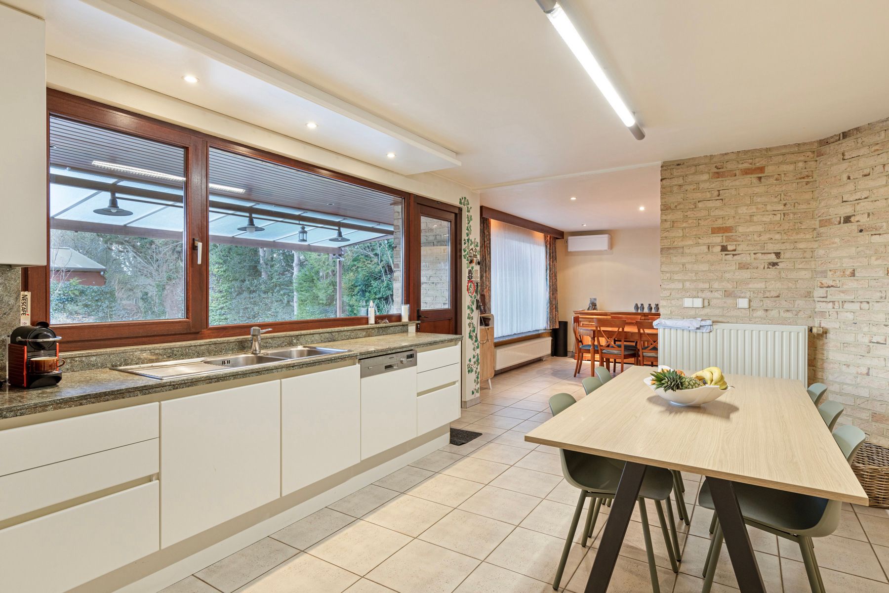 Ruime villa met LOODS! foto 7